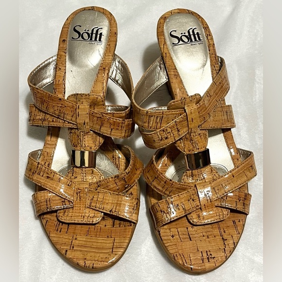 Sofft Women's Tan 2.5 inch High Heeled Shiny Cork Upper Sandals Size 8.5 - Picture 1 of 16
